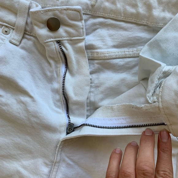Thrifted no brand white stretchy denim jeans - Picture 2 of 2